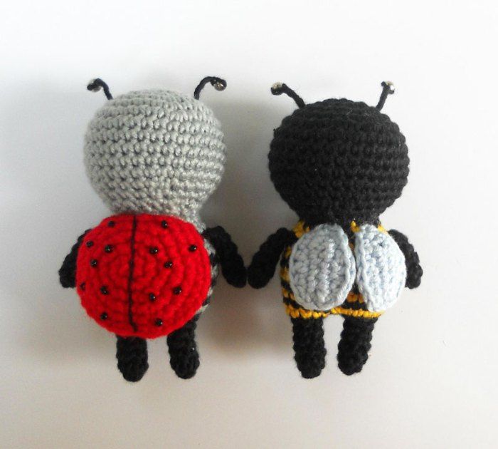 Hello our dear fans of crocheting! Today we are going to create these adorable amigurumi bugs in cradles. Unlike usual bugs, they are very lovely. Just look at these antennae! They are so cute, ...